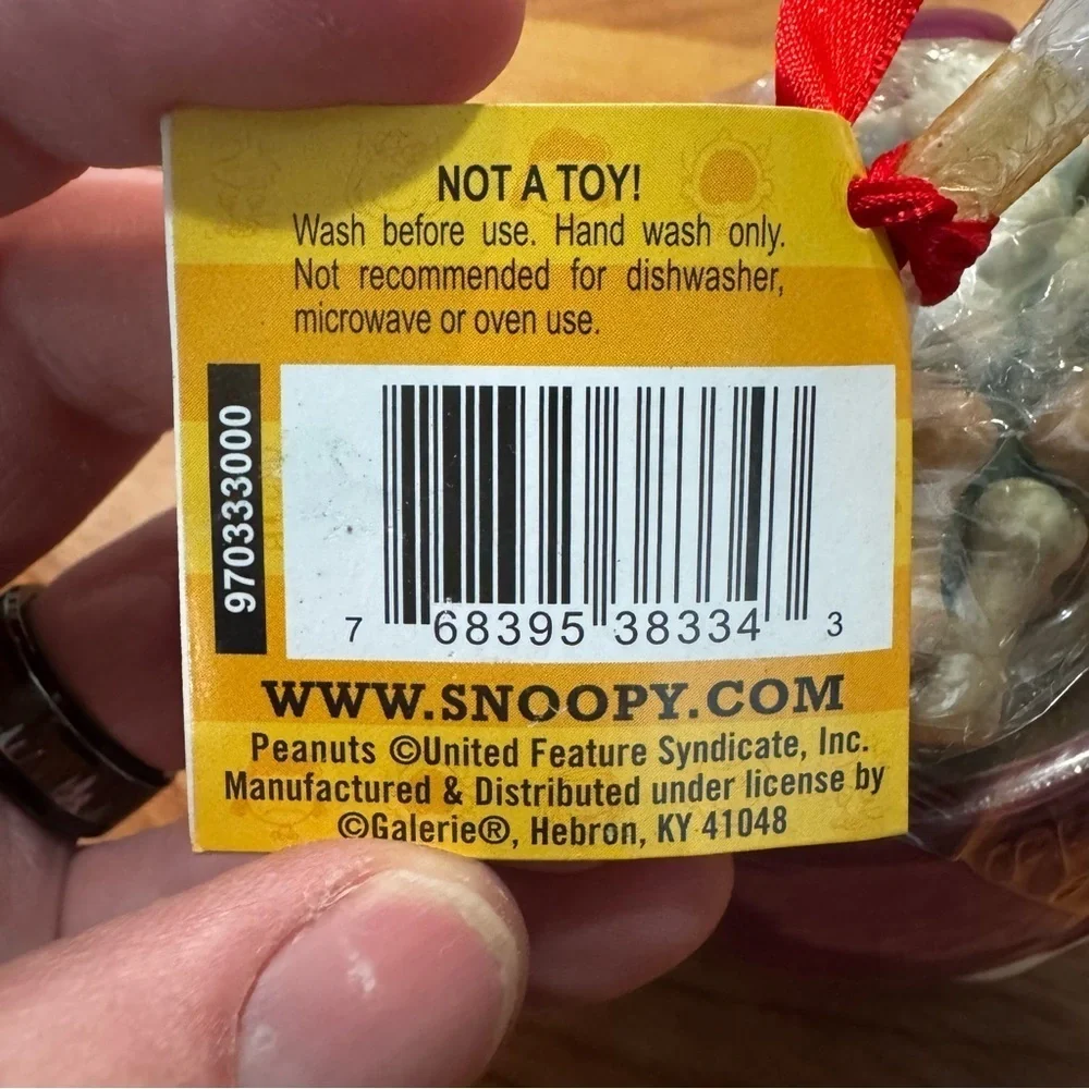 Vtg Peanuts Snoopy Ceramic Mug With Candy Bones New Never Opened Galerie Brand